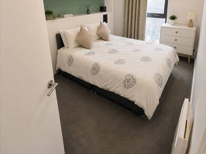 Room in a Shared Flat, Orion Building, B5