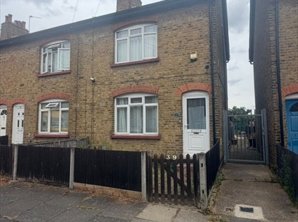 2 Bed Bungalow, Rosedale Avenue, UB3