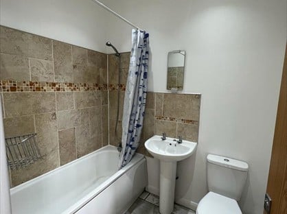 1 Bed Flat, Balham High Road, SW12