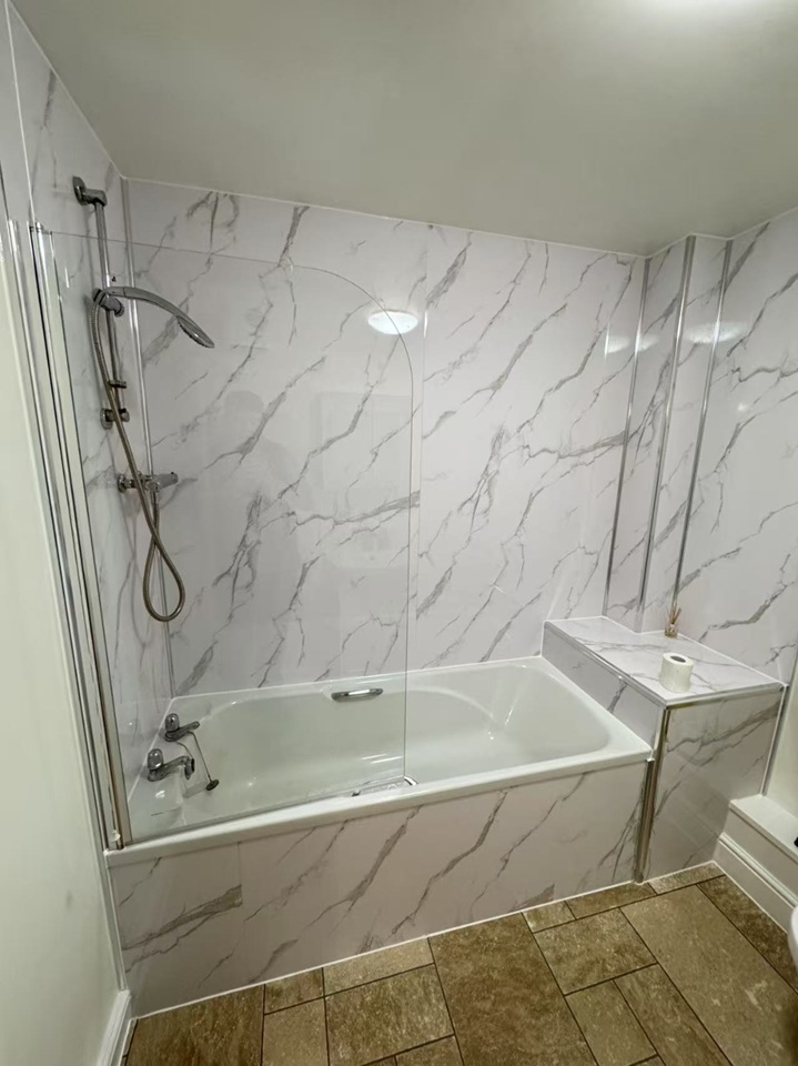 1 Bed Flat, Moss Lane East, M14 photo 3