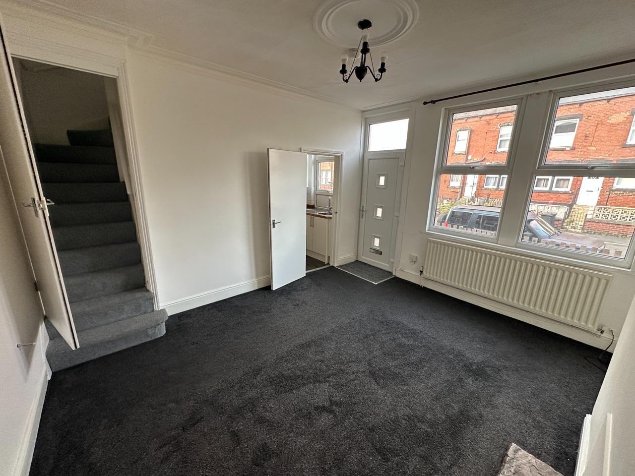 2 Bed Terraced House, Tilbury Mount, LS11 photo 3