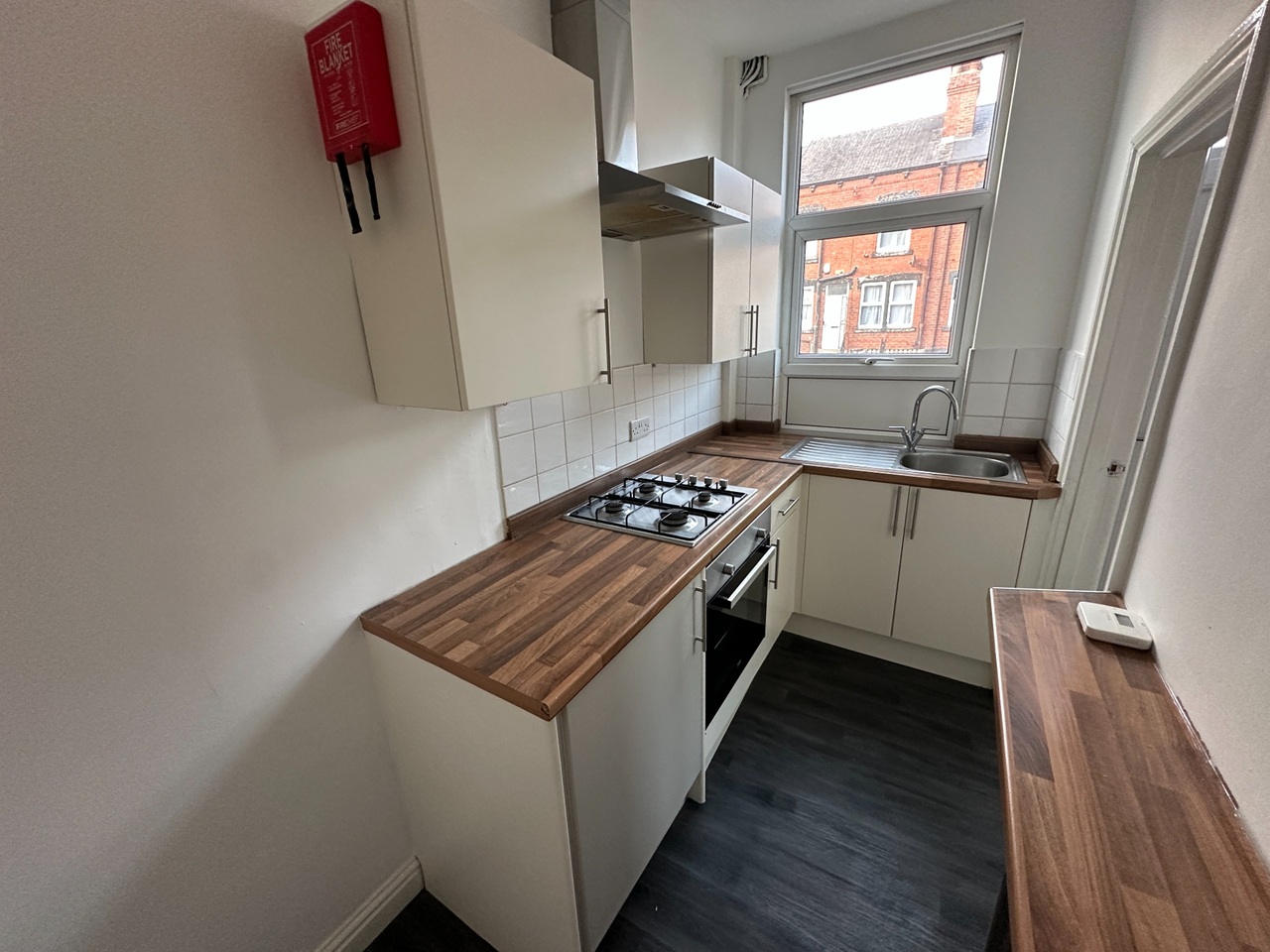 2 Bed Terraced House, Tilbury Mount, LS11 photo 5