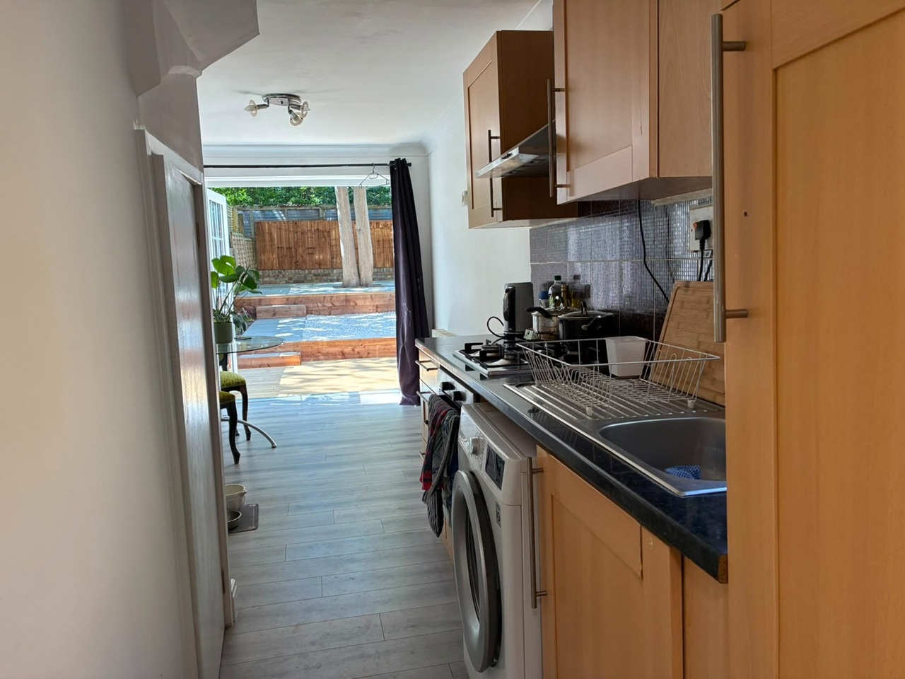 2 Bed Flat, Liverpool Road, N1 photo 3