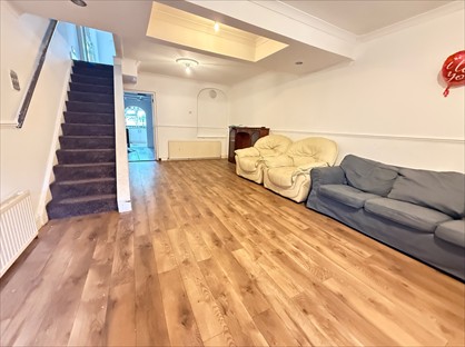 3 Bed Terraced House, Queens Road, UB2