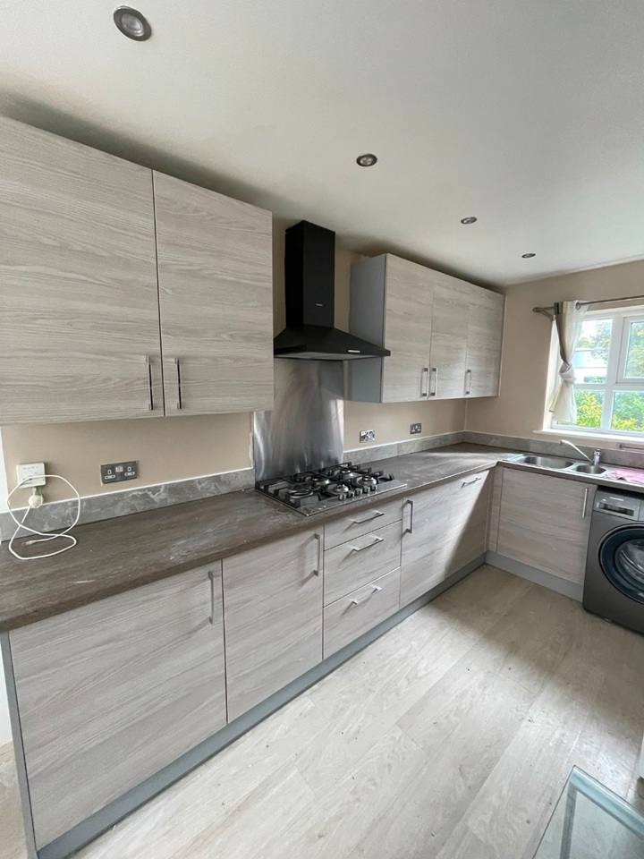 4 Bed Detached House, Delaney Way, M7 photo 4