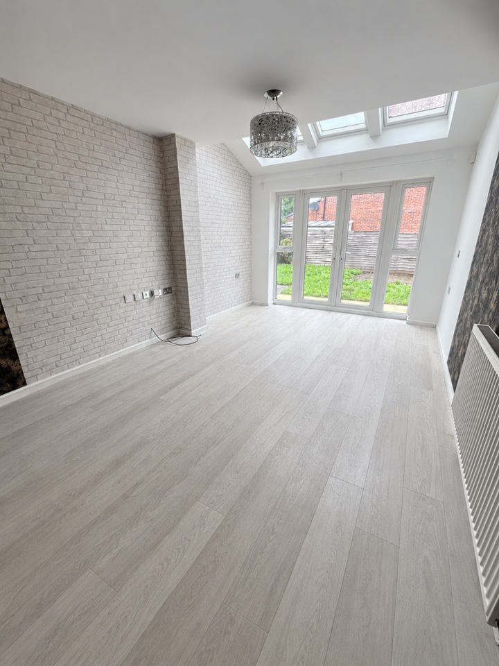 4 Bed Detached House, Delaney Way, M7 photo 5