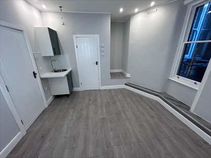Studio Flat, Fortis Green Road, N10