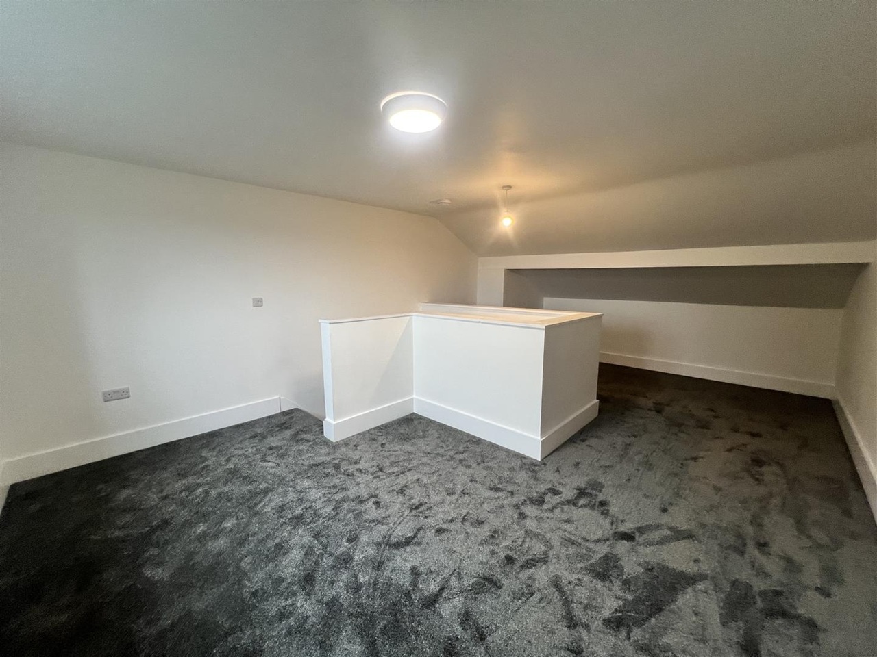 3 Bed Terraced House, Whingate, LS12 photo 4
