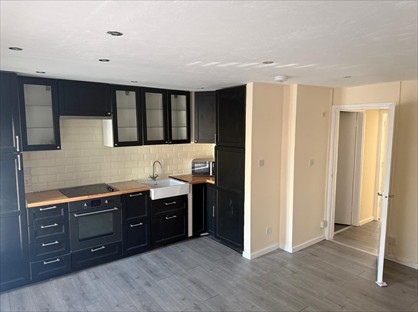1 Bed Flat, Bunkers Hill Lane, WV14