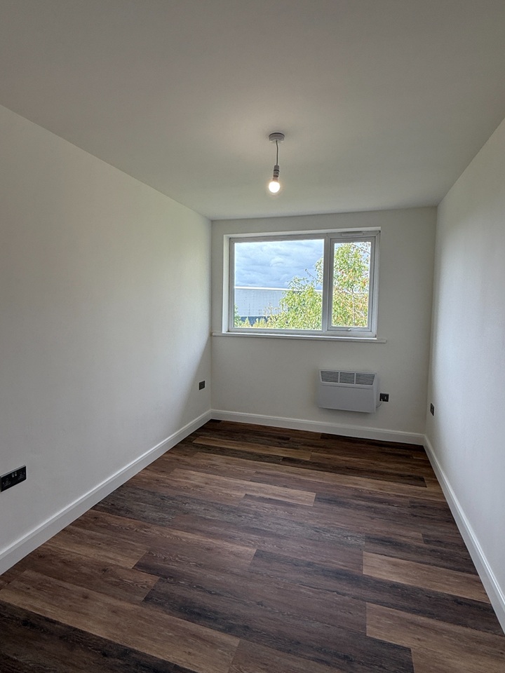 2 Bed Flat, Oak House, LS15 photo 5