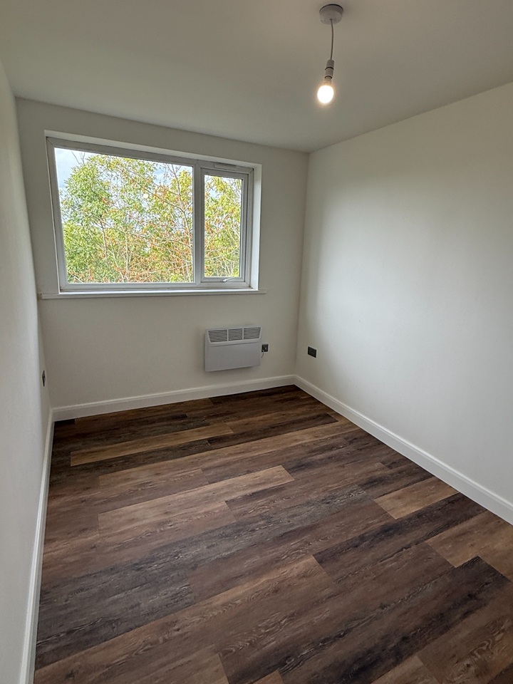 2 Bed Flat, Oak House, LS15 photo 4