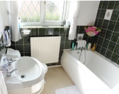 3 Bed Detached House, Morris Close, B27 photo 4