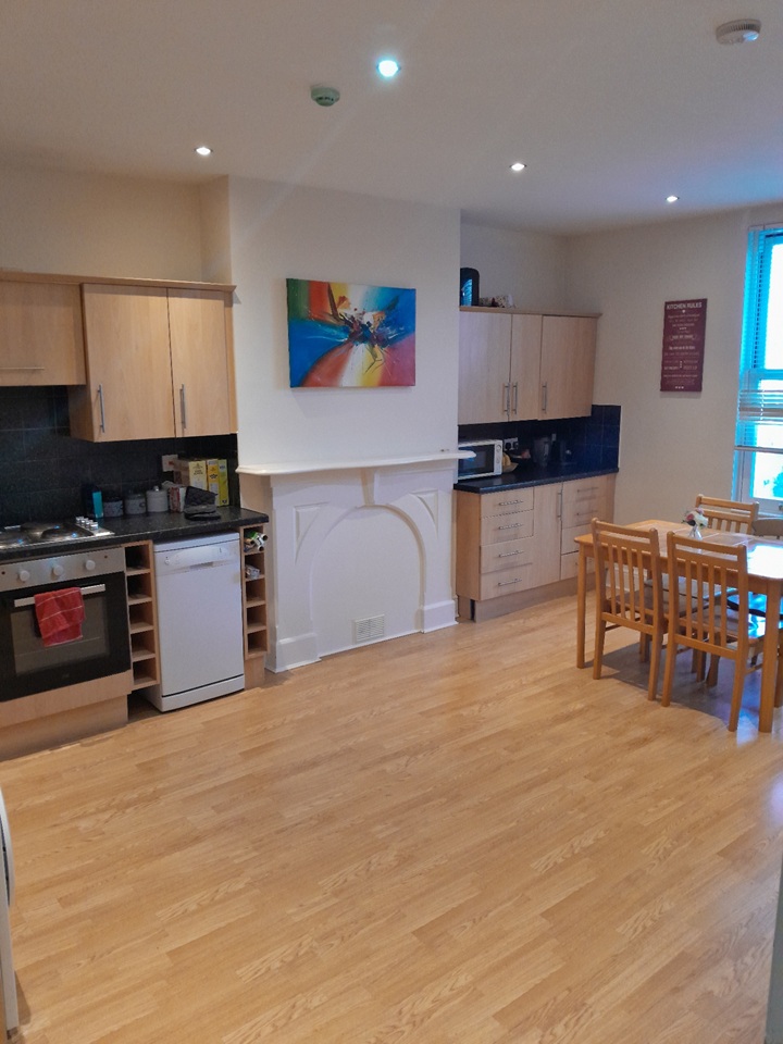 Room in a Shared Flat, Wellington Road, CH43 photo 2