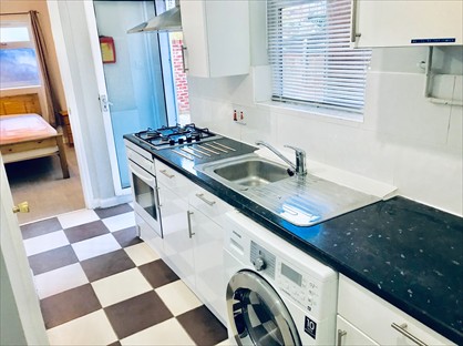 Studio Flat, Henry St, RG1