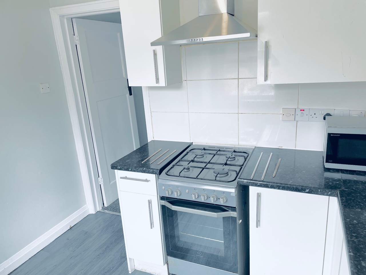 1 Bed Flat, Henry St, RG1 photo 2