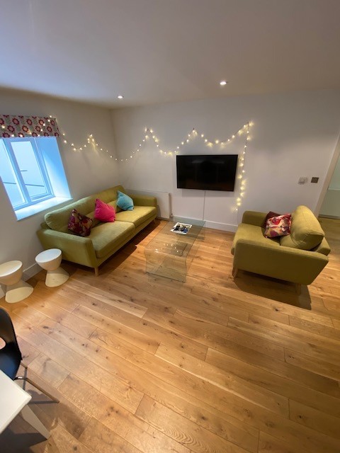 2 Bed Flat, Eagle Court, EC1M photo 3