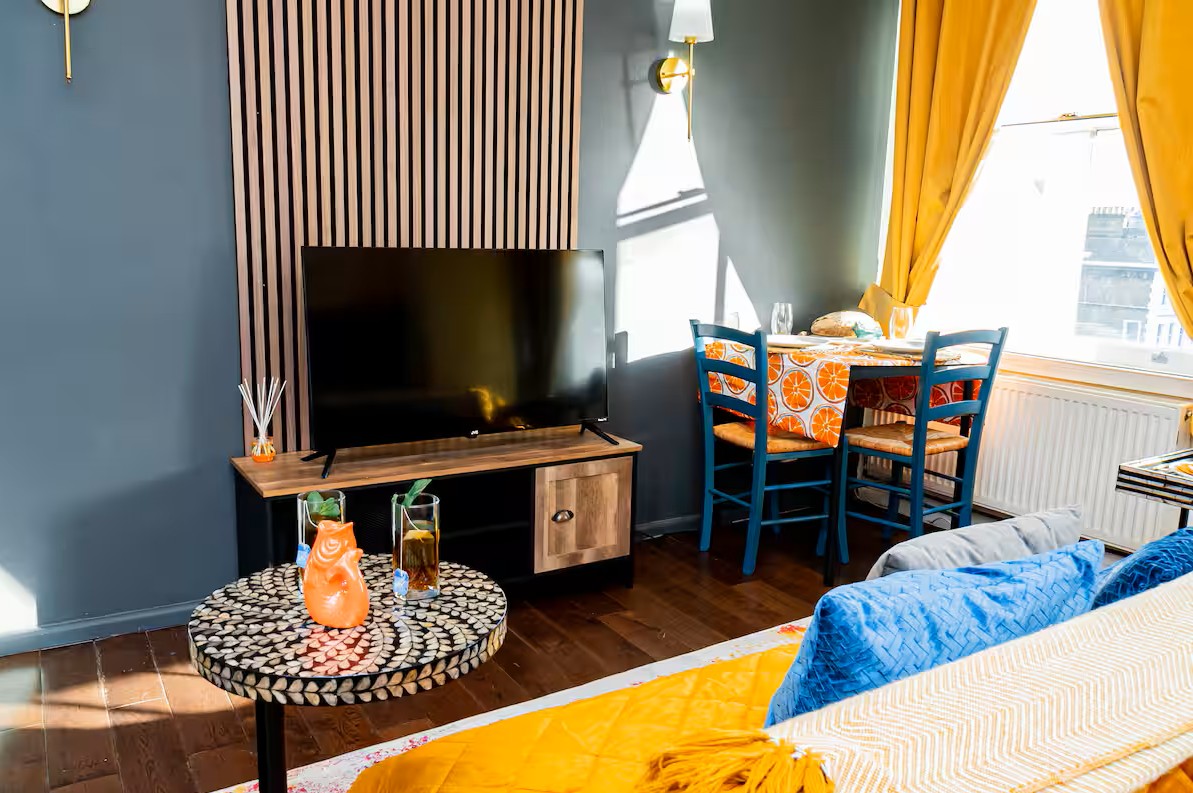 2 Bed Flat, Cromwell Road, SW7 photo 4