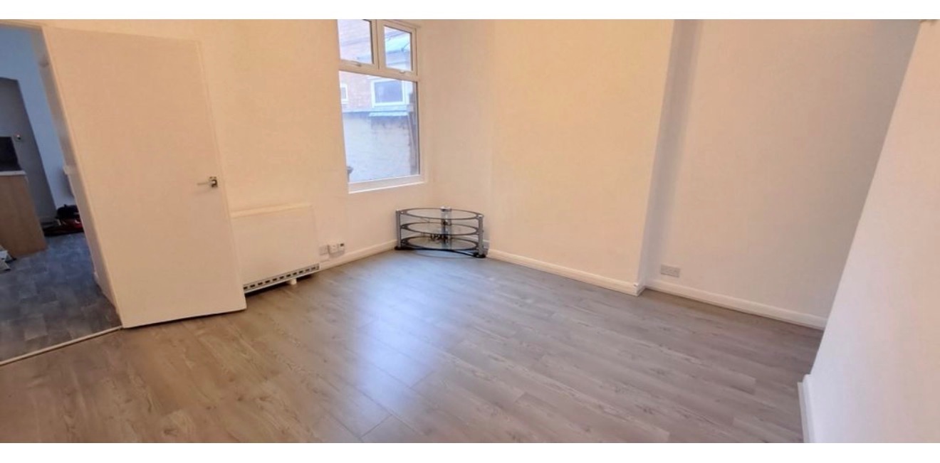 1 Bed Flat, Melrose St, LE4 photo 3