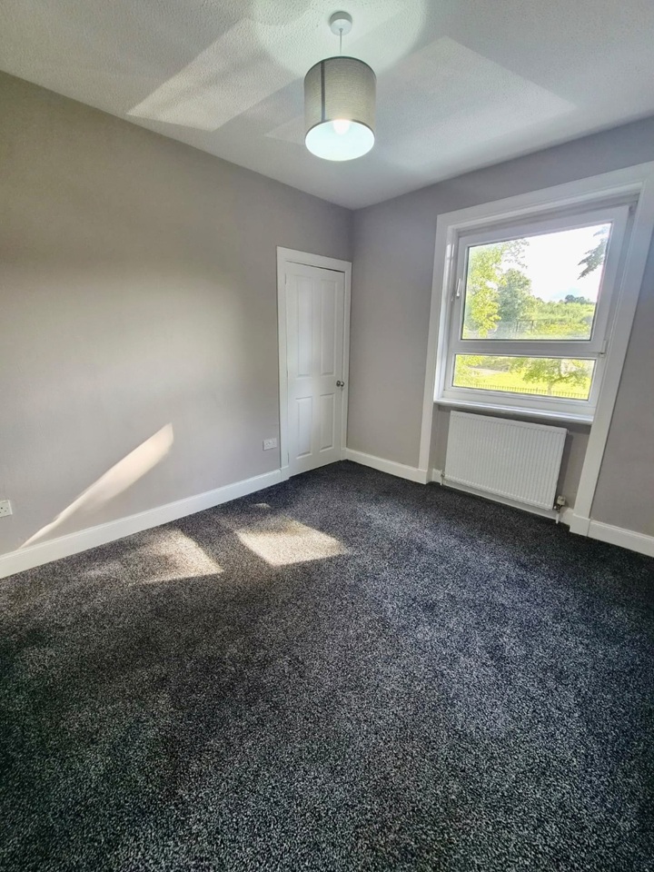 3 Bed Flat, Crofthill Road, G44 photo 2