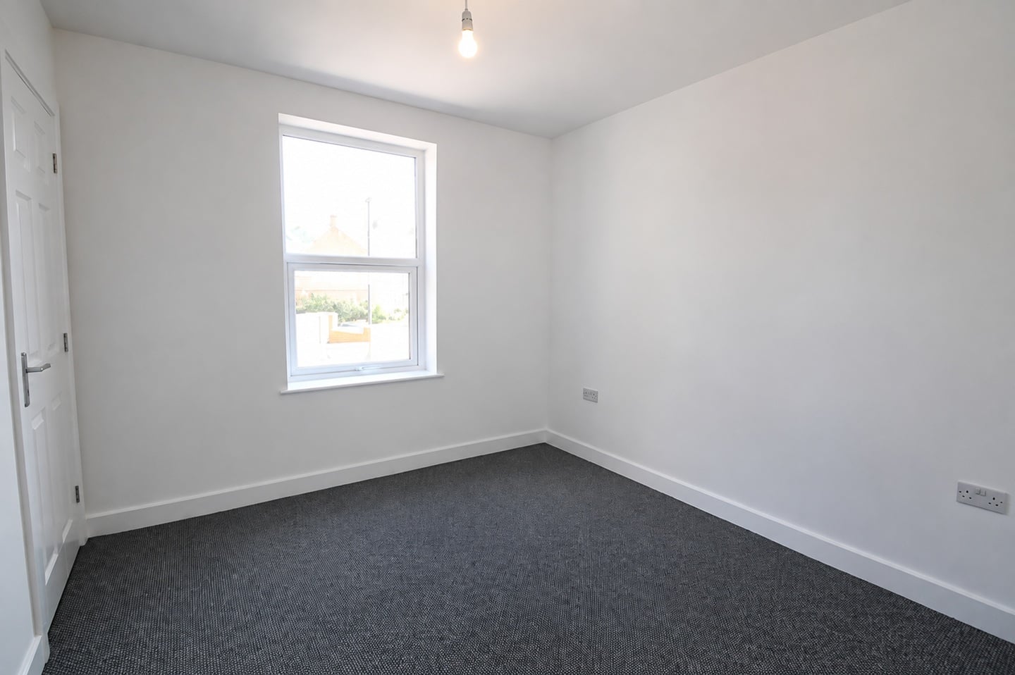 1 Bed Flat, Rifle St, NG7 photo 3