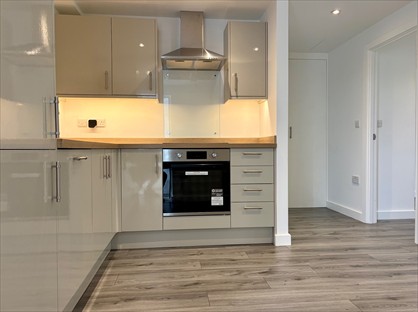 1 Bed Flat, Truro Hill, TR10