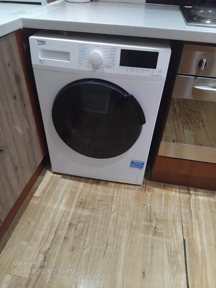 1 Bed Flat, Withy Grove, M4 photo 3