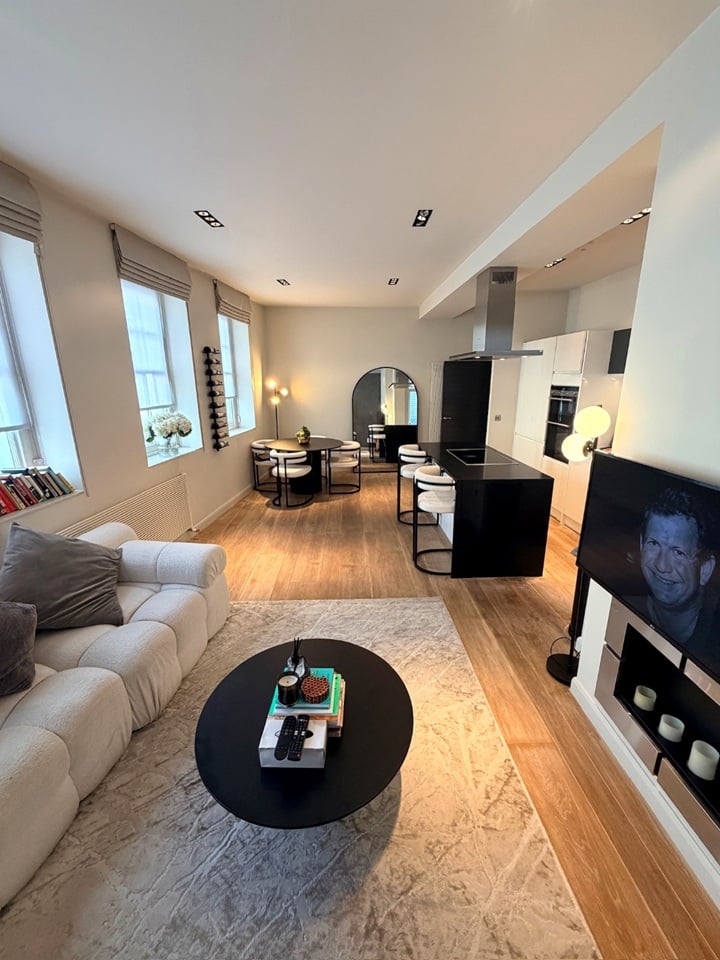 1 Bed Flat, Highstreet Kensington, W8