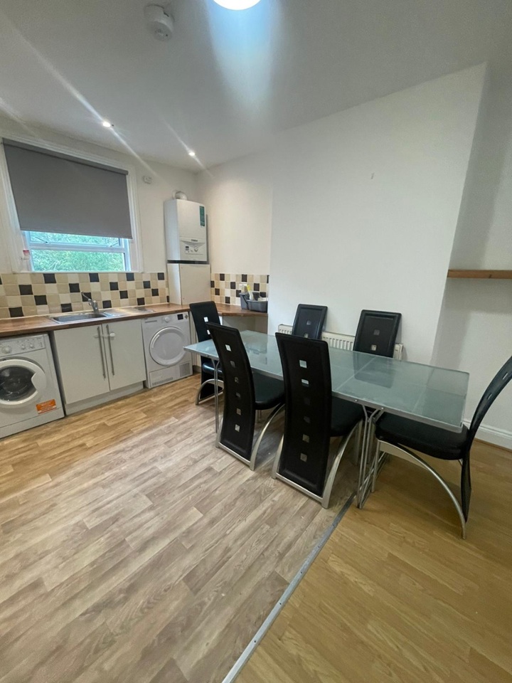 3 Bed Flat, Josephine Avenue, SW2