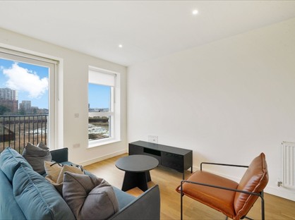 2 Bed Flat, Accolade Avenue, UB1
