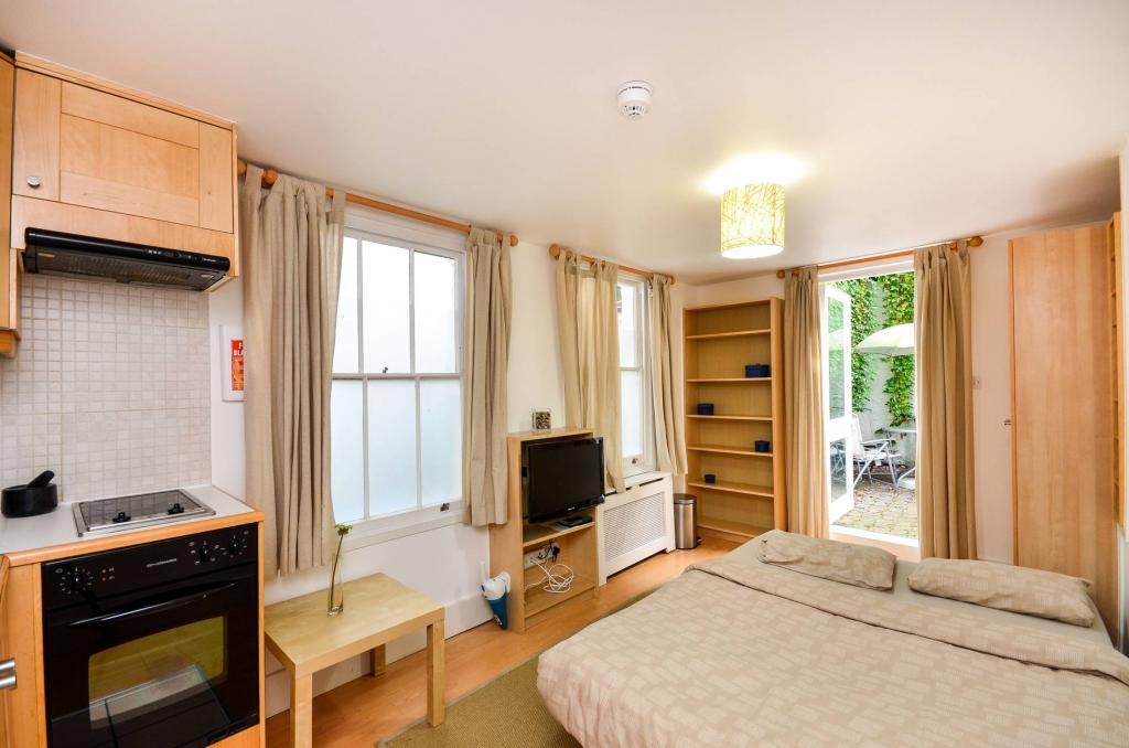 Studio Flat, Claverton St, SW1V