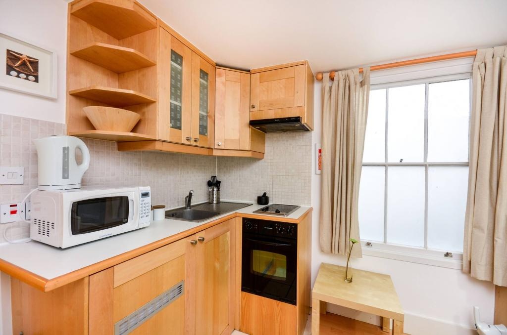 Studio Flat, Claverton St, SW1V photo 2