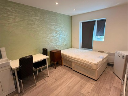 Studio Flat, Wheatley Crescent, UB3