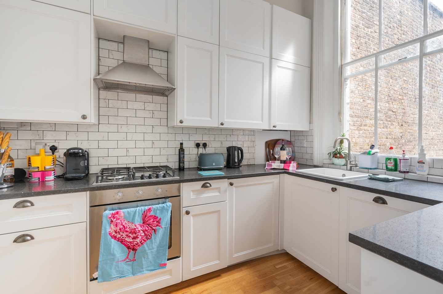 2 Bed Flat, Englands Lane, NW3 photo 2