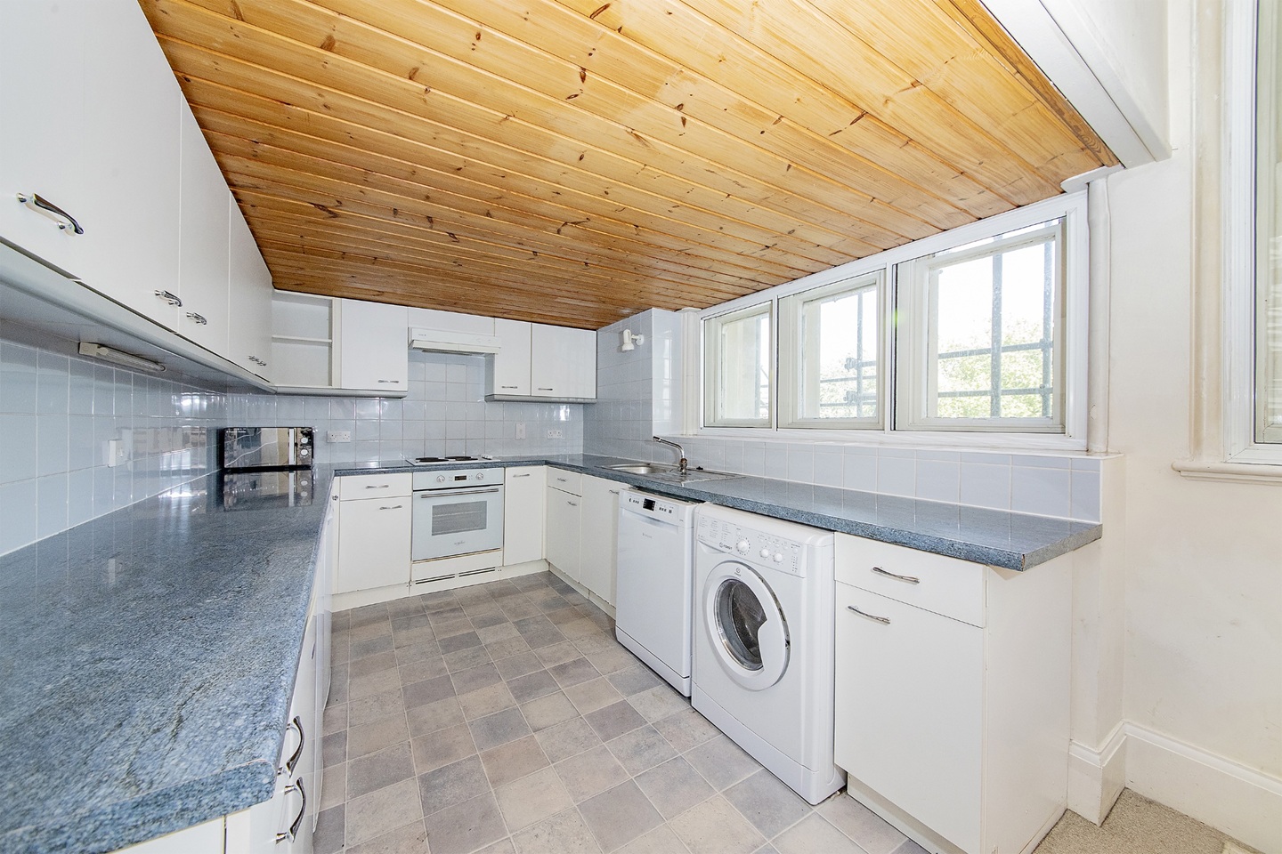 4 Bed Flat, Old Kent Road, SE1 photo 4
