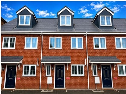 3 Bed Terraced House, Paragon Place, TA6