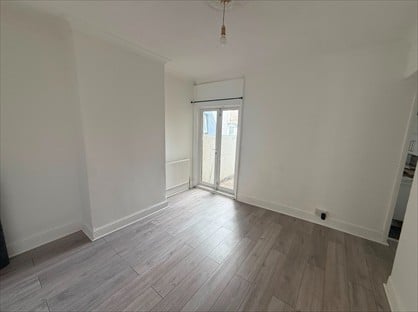 3 Bed Terraced House, Balmoral Road, ME7