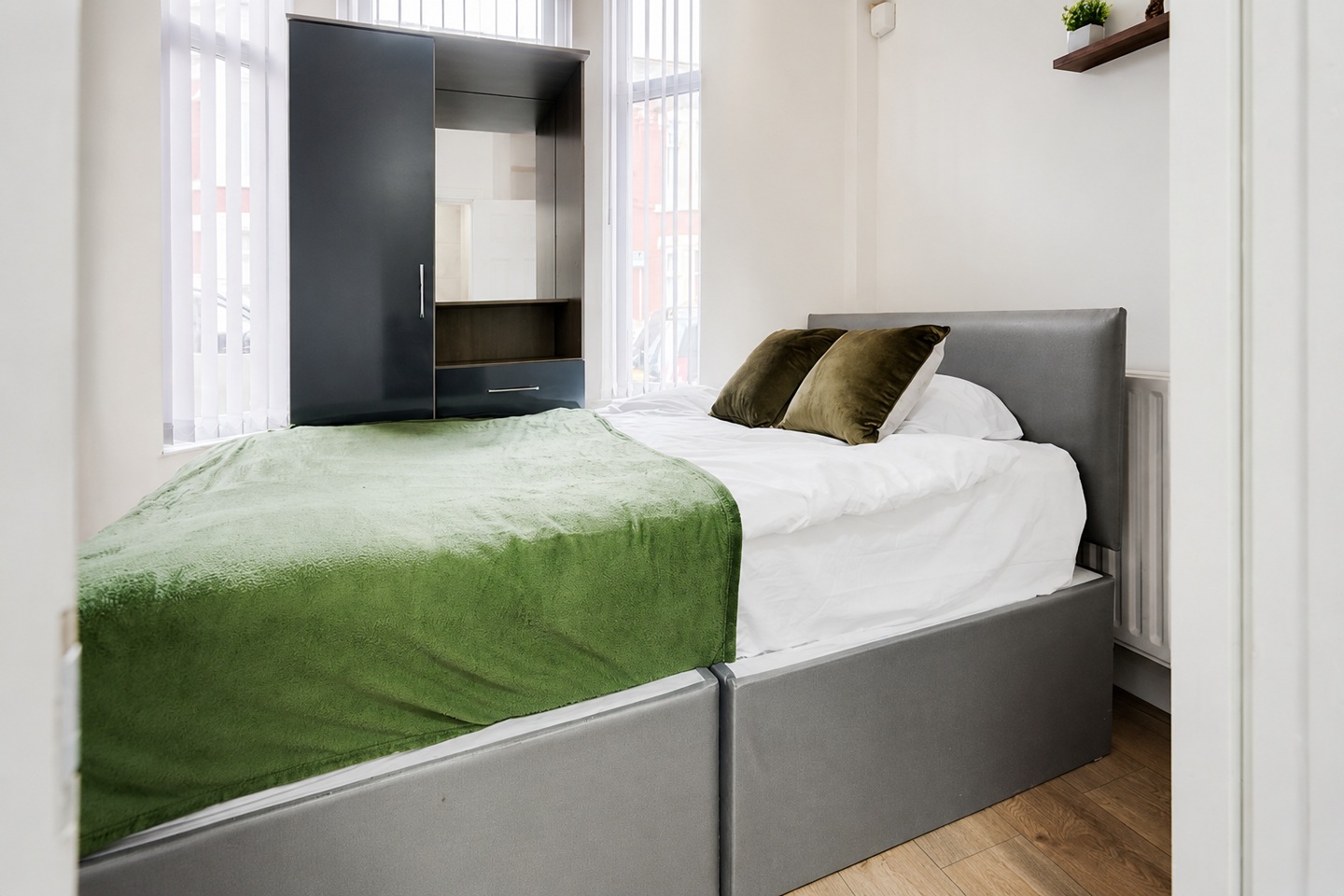5 Bed Flat, Manningham Road, L4 photo 5