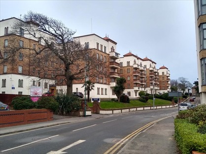 2 Bed Flat, Sea Road, BH5