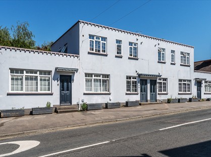 2 Bed Flat, High St, TN8