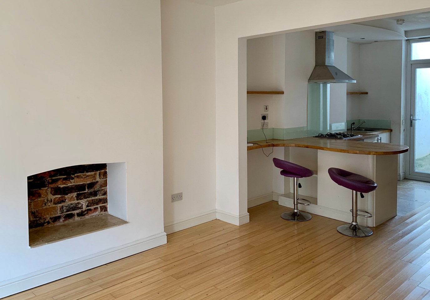 1 Bed Flat, Carlisle St, CF24