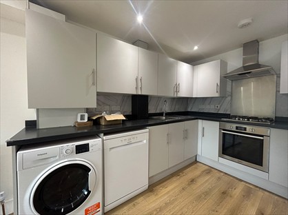 2 Bed Flat, Barge Drive, UB2
