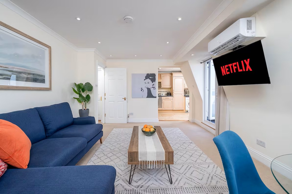 2 Bed Flat, Battersea Park Road, SW11