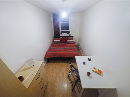 Room in a Shared House, Chesnut Road, N17