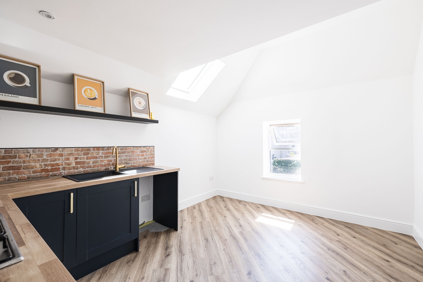 1 Bed Flat, Newport Road, CF24 photo 2