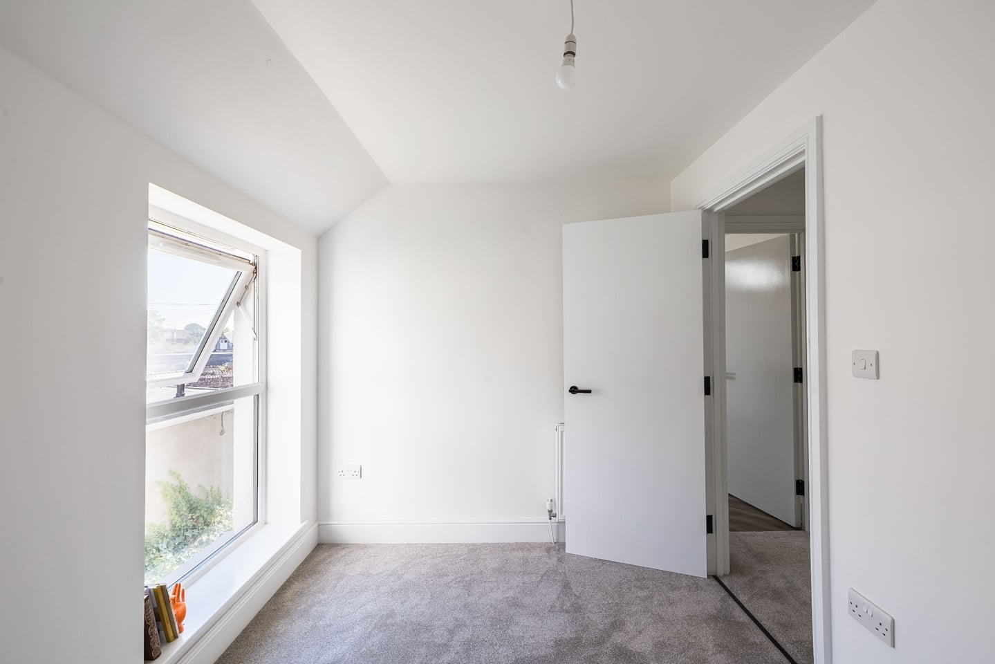 1 Bed Flat, Newport Road, CF24 photo 5