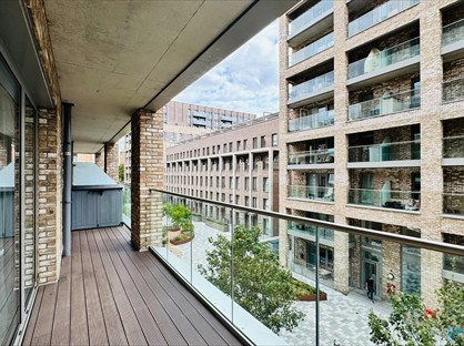 3 Bed Flat, Chamberlain Court, E13