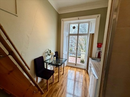 Room in a Shared House, Claverton Street, SW1V