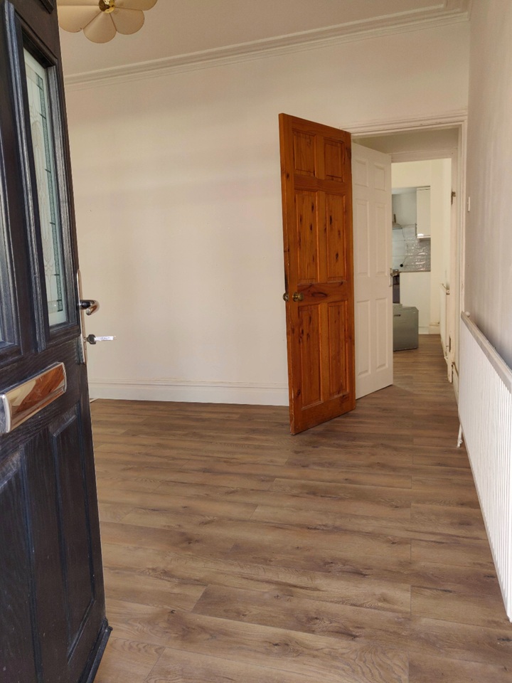 3 Bed Terraced House, May St, DE22 photo 2
