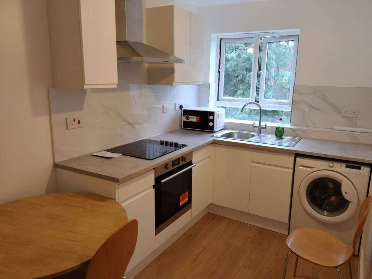 Room in a Shared Flat, Boundary Lane, M15
