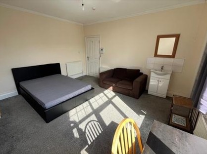 4 bed room for rent in Room in a Shared House, Brudenell St, LS6